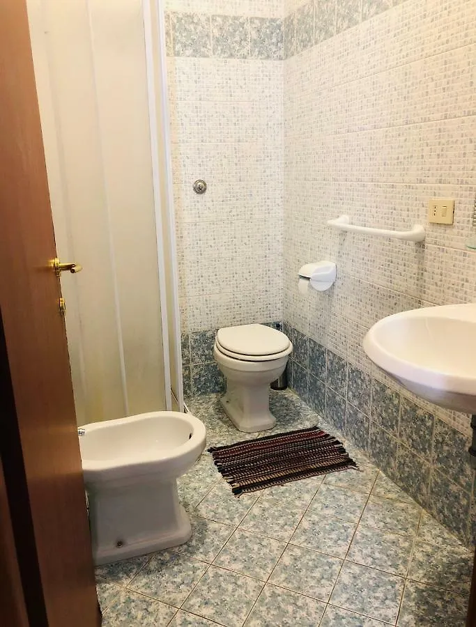 ** Konukevi Parisa Suite Roma İtalya